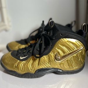 Nike boys sneakers, size 5